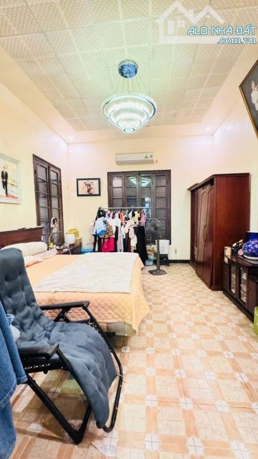 Bán nhà mặt phố Triệu Việt Vương kinh doanh đa dạng dt 150m2 x 3 tầng giá 42 tỷ - 1