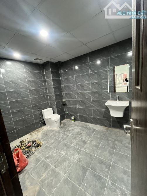 Cho thuê văn phòng Trần Phú, gần Hồ Gươm Plaza, sàn 100m2/tầng sàn thông, vp mới - 1