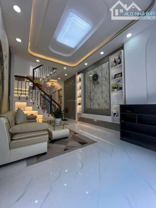 Hóc Môn - 1 trệt 2 lầu - Xuân Thới Thượng - 90m2- 3pn - 1