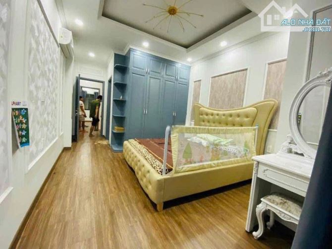 Nhà mặt tiền Thích Minh Nguyệt, Tân Bình, DT 4 x 19, trệt 2 lầu, 4pn, full nt - 1