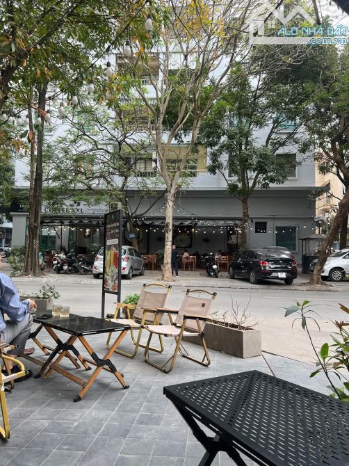 Bán nhà mặt phố, vỉa hè rộng miên man Khúc Thừa Dụ, Cầu Giấy 41m 5 tầng 22 tỷ - 1