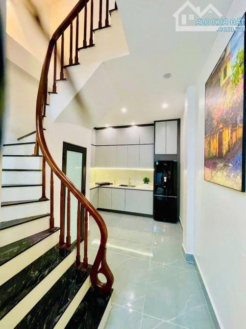 Cực hiếm! Ngay phố Nguyễn Xiển, 300m ra đường vành đai 3, 32m2 x 4T MT thoáng - 1