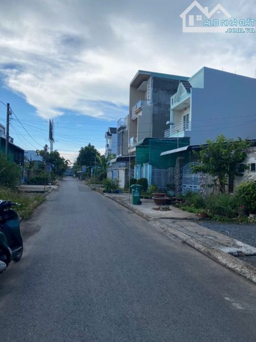 Bán 100m2 đất thổ cư khu Hưng Phú Cần Thơ, sau cầu 26/3, sổ hồng, Đông Bắc - 1