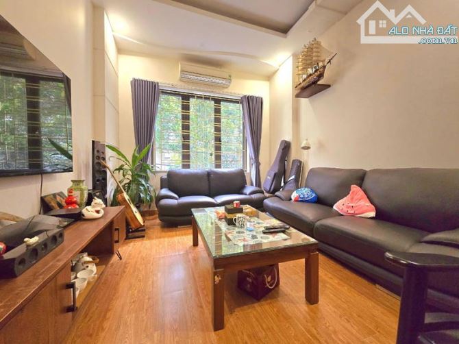 Cần bán nhà phố Đào tấn Ba Đình 55m2 5tầng 3,5 mặt tiền - 1
