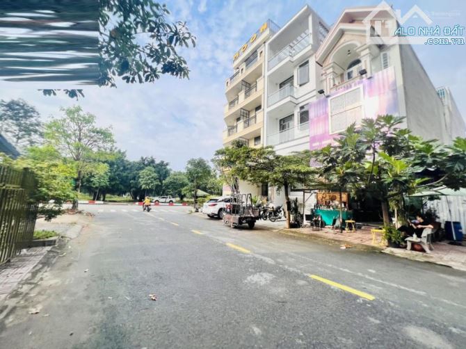 Đất nền mặt tiền kinh doanh Dĩ An, Bình Dương 80m2 ngay siêu thị Go, chủ 6ty6 - 1