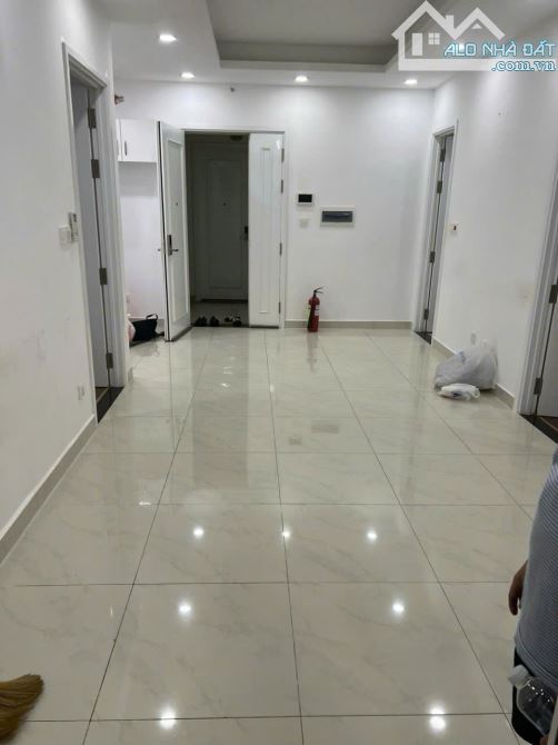 Chung cư Nguyễn Phúc Nguyên, Quận 3: 81m2, 2p ngủ,2wc,14tr/th - 1