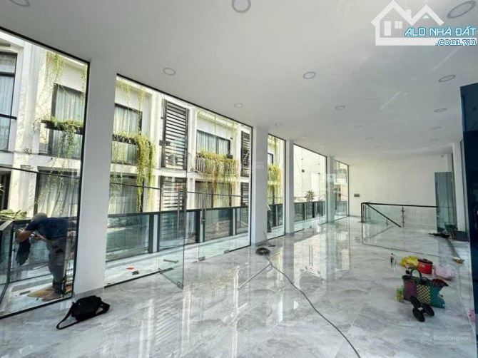 Bán nhà MT 23 Thạch Thị Thanh, Tân Định, Quận 1. DT 9.5x17m Giá 59 tỷ TL - 1