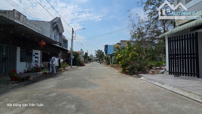 Nhà Lầu Mặt Tiền Nhựa 14m, Ngay Trường Học cấp 1,2 kề bên Cầu Lớn HM - 1