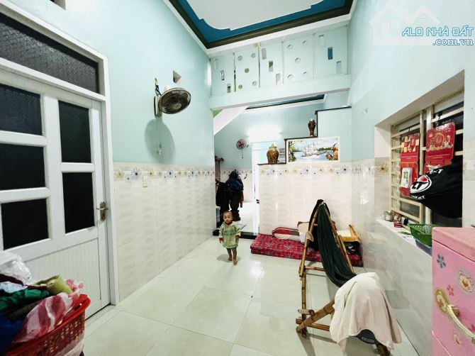 6 x 25M VUÔNG VỨC, SẴN NHÀ CẤP 4 KIÊN CỐ VÀO Ở NGAY, XE HƠI NGỦ TRONG NHÀ, NHỈNH 1 TỶ - 1