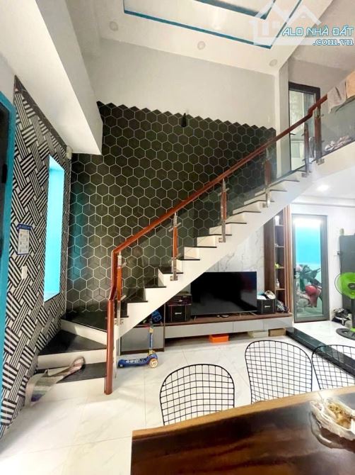 Giáp Phú Nhuận - Nguyễn Kiệm - Đối diện BV 175- Ngang 5,5m- 2 Tầng 3PN- chỉ 5tỷ 4 - 1