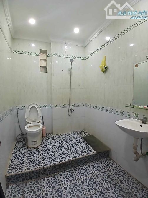 BÁN NHÀ GÓC 2 MẶT TIỀN KINH DOANH 130M2, , 2 TẦNG, NGAY CHỢ, - 12