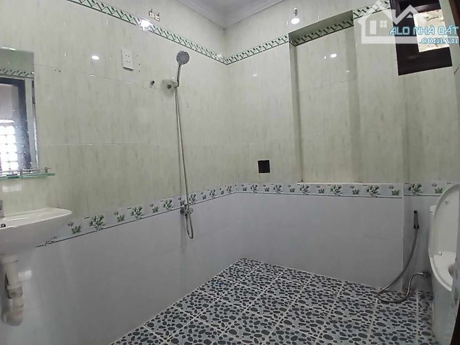 BÁN NHÀ GÓC 2 MẶT TIỀN KINH DOANH 130M2, , 2 TẦNG, NGAY CHỢ, - 13