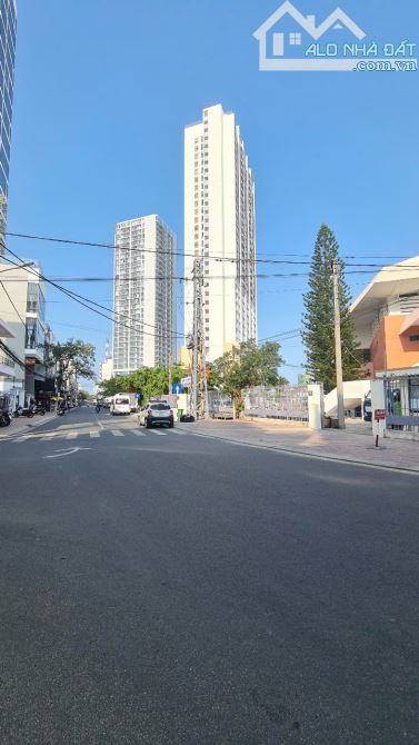 🌈Bán nhà 3 tầng mặt tiền đường Phan Chu Trinh - Giá 37,5 Tỷ - Phường Xương Huân - Tp Nha - 2