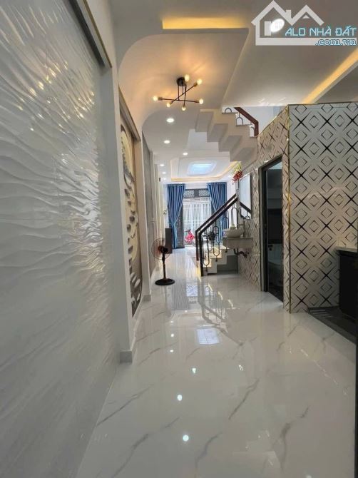 Hóc Môn - 1 trệt 2 lầu - Xuân Thới Thượng - 90m2- 3pn - 2