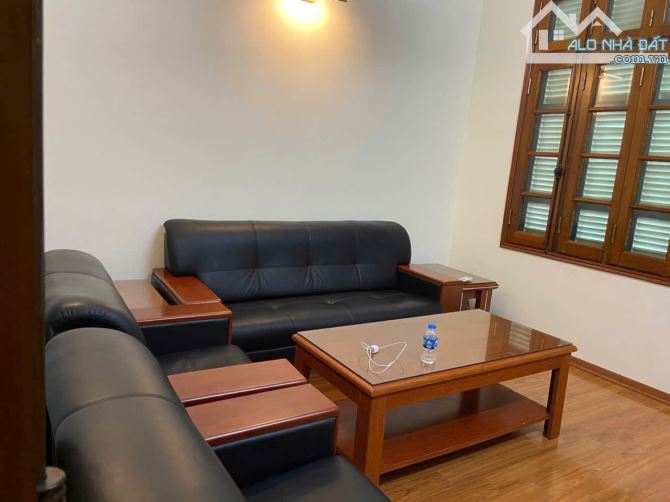 Cho thuê nhà phố Nghĩa Đô, 45m2, 5 tầng, mới đẹp, 20Tr - 2