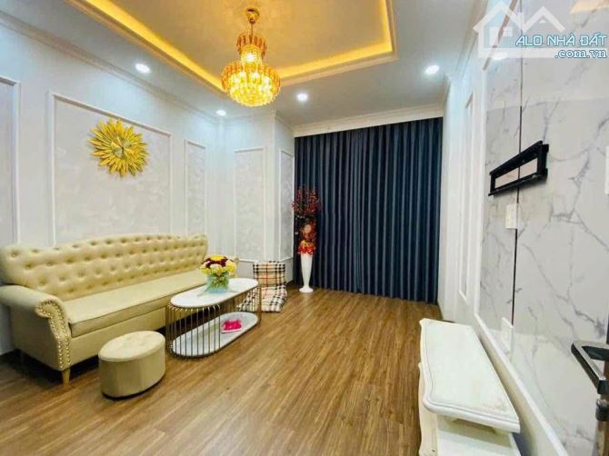 Nhà mặt tiền Thích Minh Nguyệt, Tân Bình, DT 4 x 19, trệt 2 lầu, 4pn, full nt - 2