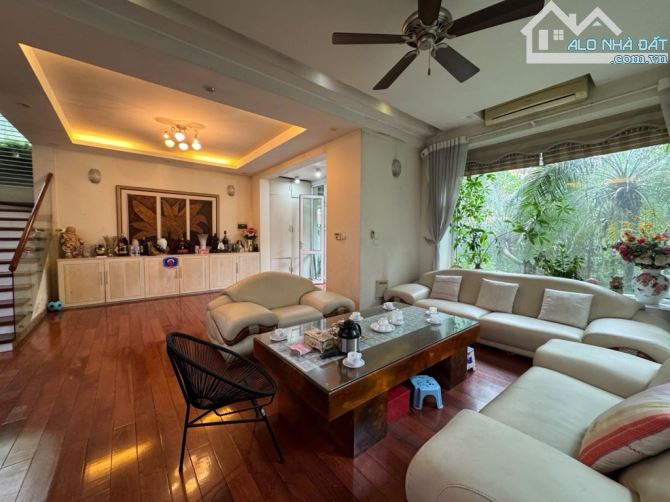 BÁN NHÀ PHÂN LÔ VIP PHỐ KIM ĐỒNG – GARA Ô TÔ – THANG MÁY – 130M², 4 TẦNG, GIÁ CHỈ VỚI 28.8 - 2