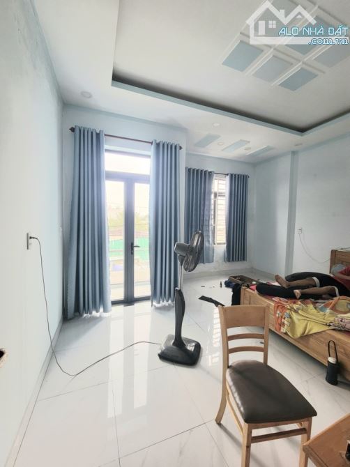 Bán nhà 3 tầng, 90m², 3PN, 4WC, Linh Xuân, Thủ Đức - 4.85 tỷ - 2