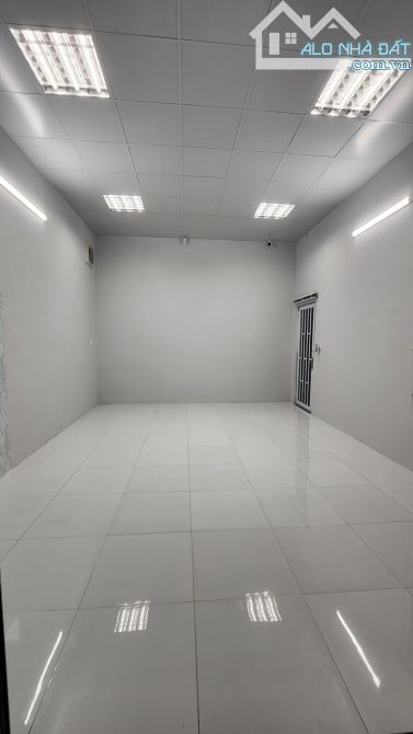 BÁN GẤP CỬA HÀNG MẶT TIỀN NGUYỄN VĂN QUY - CẦN THƠ - 2.8 TỶ - 270M2 - SỔ HỒNG - 2