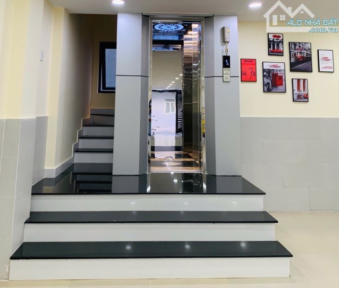 CHDV PENHOUSE 6 TẦNG - CMT 8 - THANG MÁY NHẬP - NỘI THẤT XỊN - THU NHẬP 110TR - 2X TỶ - 2