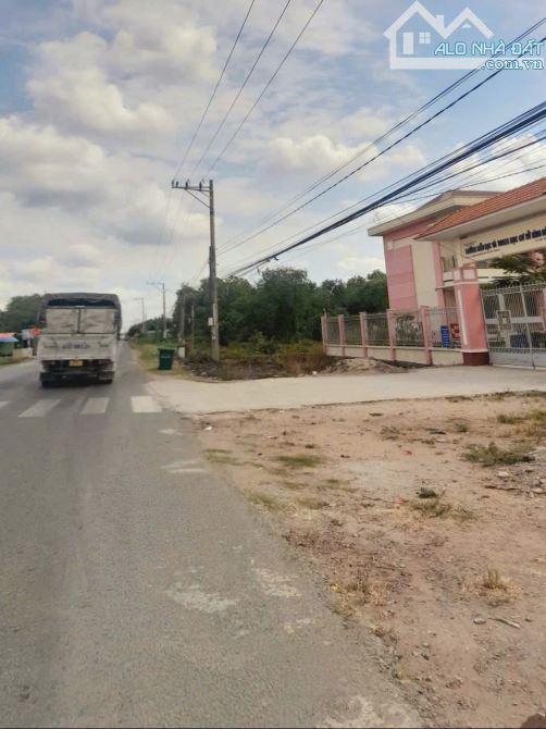 Siêu phẩm, chỉ 699tr sở hữu 500m2 đất vườn chuyển thổ view kênh - 2