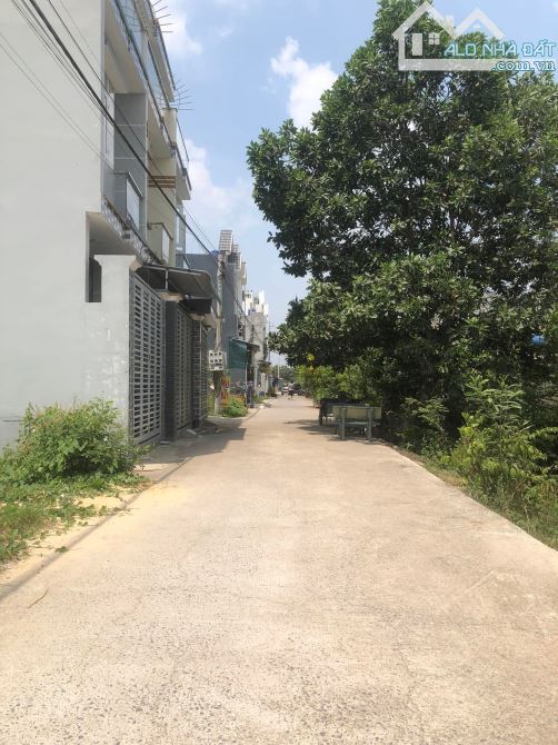 BÁN LÔ ĐẤT 222M2- GIÁ ĐẦU TƯ - GẦN CHỢ MỸ HẠNH NAM - ĐỨC HÒA - LONG AN - 2
