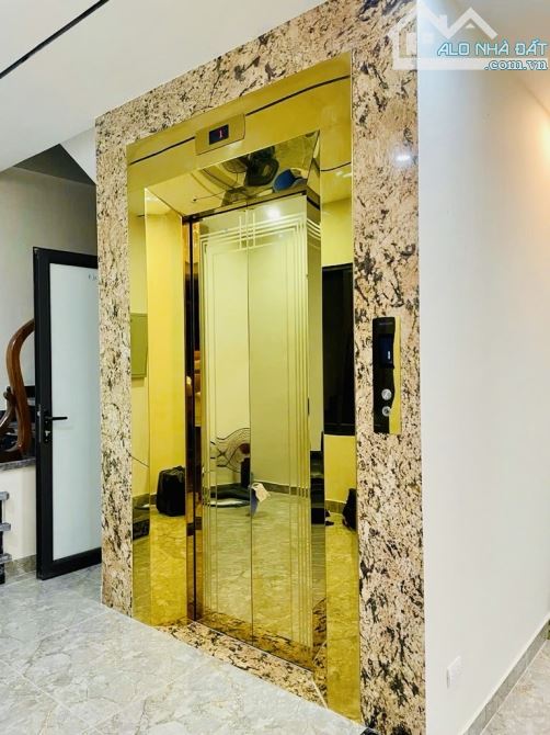 Bán Nhanh Nhà Phố Vip Nguyễn Sơn - Phân Lô - Ô Tô Thông - Thang Máy - 4 Ngủ - 2