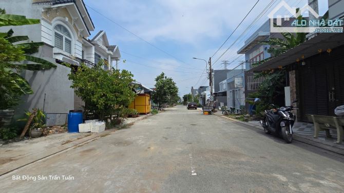 Nhà Lầu Mặt Tiền Nhựa 14m, Ngay Trường Học cấp 1,2 kề bên Cầu Lớn HM - 2