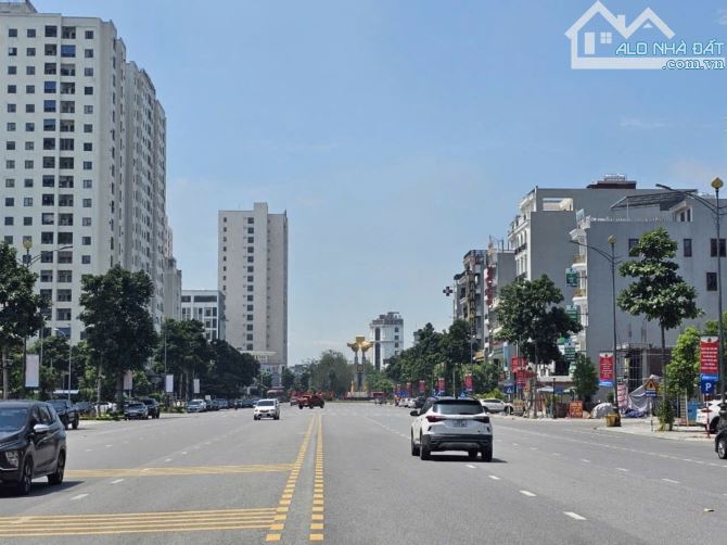 Cần bán căn nhà 7 tầng mặt đường Lý Anh Tông thang máy xịn xò cạnh chung cư - 2