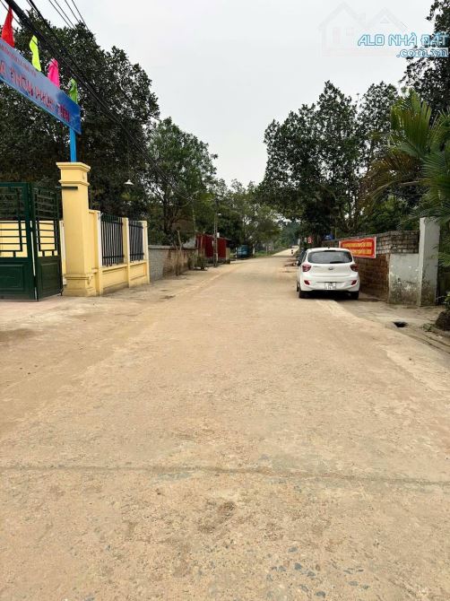 70m đất nền Hoà Lạc  full thổ mặt trục chính view Hồ giá rẻ  nhất Bình yên thạch thấy HN - 2