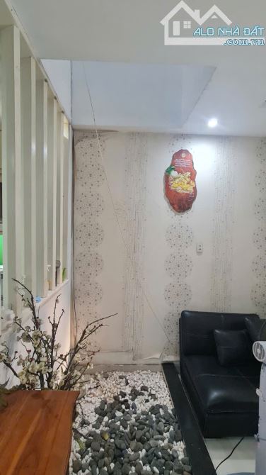 Bán Nhà MT Công Viên Bông Sao Sát Tạ Quang Bửu- 5.5m x 18.91m- 101.8m.2- 2 Lầu -3PN - F5 - 3