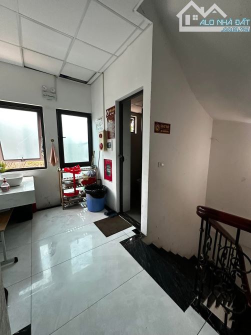 Bán toà văn phòng Trung Kính kinh doanh ô tô tránh đỗ dt 102m2 mt 6m giá 48.5 tỷ - 3