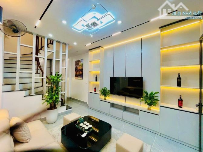 Cực hiếm! Ngay phố Nguyễn Xiển, 300m ra đường vành đai 3, 32m2 x 4T MT thoáng - 3