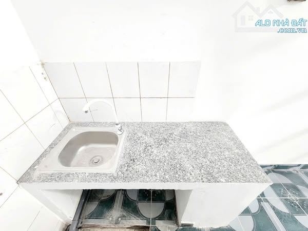Phòng MỚI GÁC ĐÚC, RỘNG  mặt Đường NGUYỄN TRI PHƯƠNG, DĨ AN Zá 2tr1 Giờ Tự Do - 3