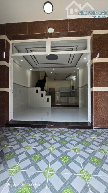 Nhà Lầu Mặt Tiền Nhựa 14m, Ngay Trường Học cấp 1,2 kề bên Cầu Lớn HM - 3