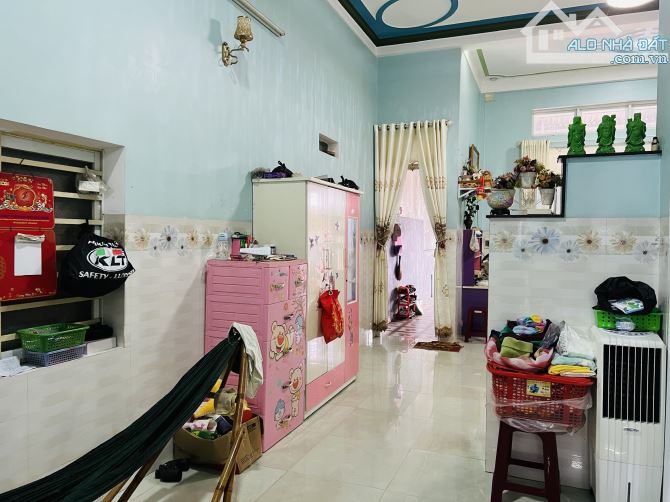 6 x 25M VUÔNG VỨC, SẴN NHÀ CẤP 4 KIÊN CỐ VÀO Ở NGAY, XE HƠI NGỦ TRONG NHÀ, NHỈNH 1 TỶ - 3