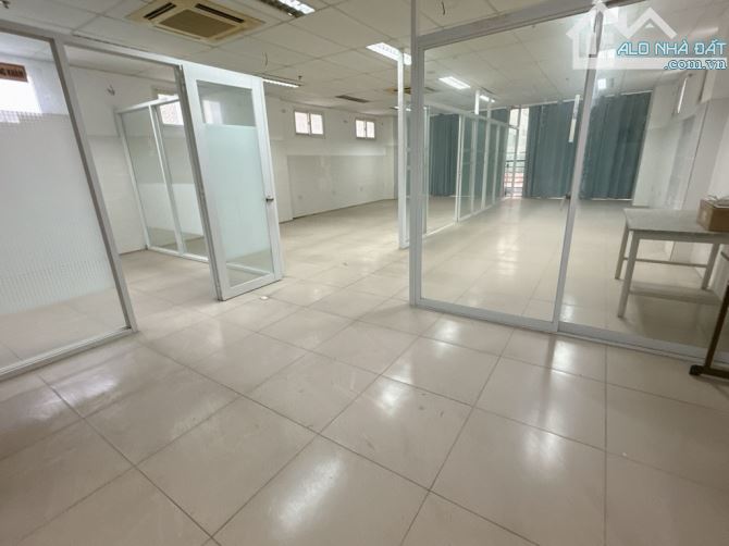 BÁN TOÀ NHÀ VĂN PHÒNG 8 TẦNG ĐƯỜNG TRẦN HƯNG ĐẠO QUẬN 5 - 4