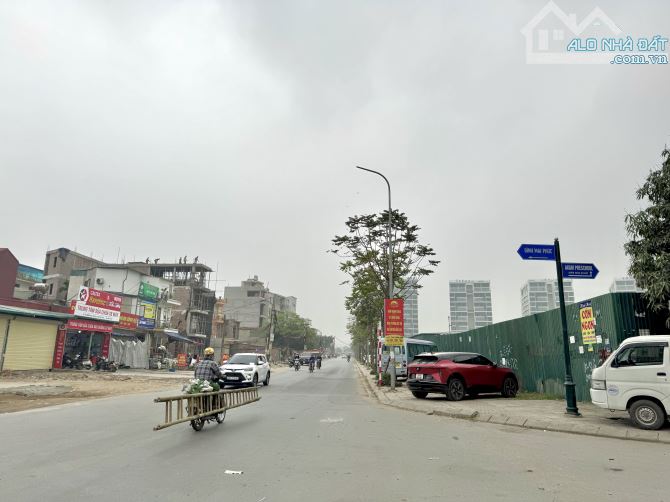 Duy nhất lô đất phố Nguyễn Lam, Giá đầu tư, Vô số dự án, DT 90m2 - MT 4.5m - 4
