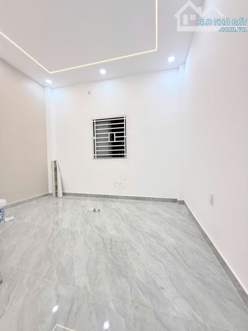 Nhà đẹp 2 tầng Hiệp Thành, OTO ngủ nhà, 76m2 4x19, 2 Tầng, 2PN, Full nt, shr, chỉ 4.x tỷ - 4