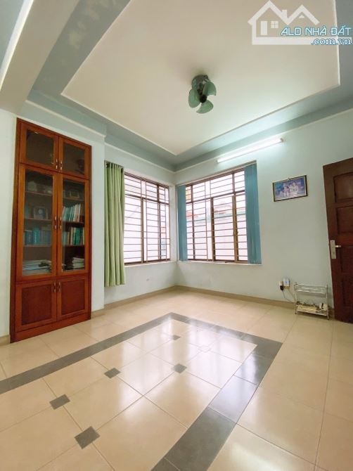 Bán gấp căn biệt thự 2 tầng, 202m2, cách MT Nguyễn Duy Trinh, Q.2 hơn 50m, chỉ 14.5 tỷ TL - 4