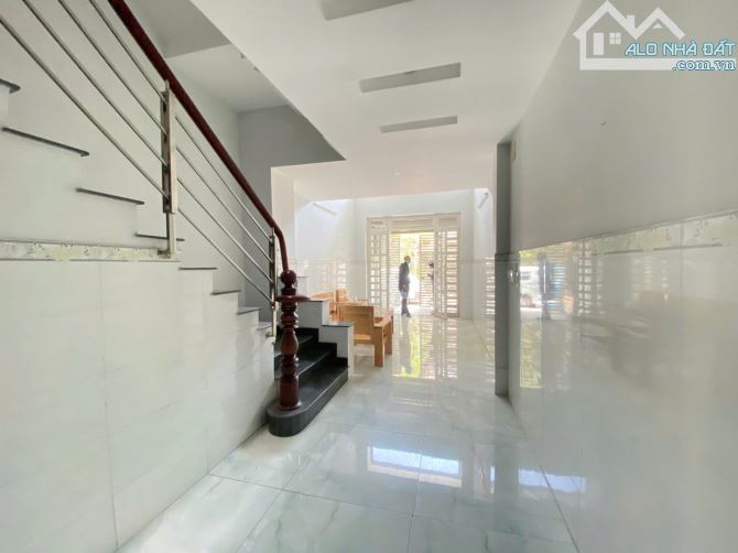 Bán gấp nhà phường An Phú Quận 2, DT 60m2 - CN 56m2, nhà 4 tầng, đường 2 ô tô, giá 12 tỷ - 4