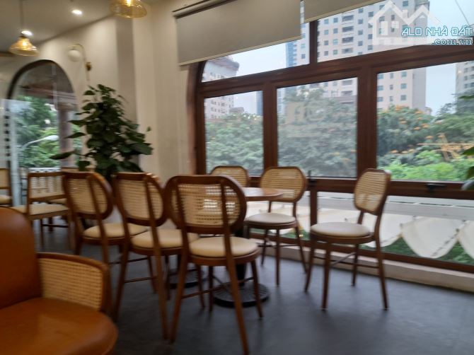 Bán toà nhà MP Nguyễn Thị Định DT 68m2 x 8 tầng, dưới kd cà phê, trên VP, MT 11m, 40 tỷ - 4