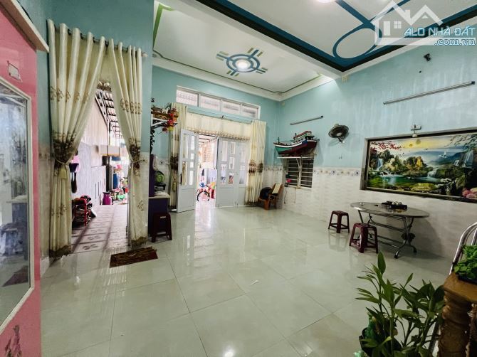 6 x 25M VUÔNG VỨC, SẴN NHÀ CẤP 4 KIÊN CỐ VÀO Ở NGAY, XE HƠI NGỦ TRONG NHÀ, NHỈNH 1 TỶ - 4
