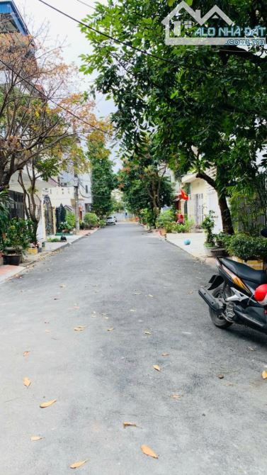 Lô đất khu Đoàn Kết (Quán Nam) - 105m2 - mt 4,5m - vuông vắn - ngõ ô tô - giá 56 tr/m2 - 5