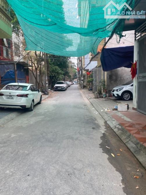 LIỀN KỀ PHÂN LÔ VỈA HÈ Ô TÔ TRÁNH CẦU BƯƠU KIẾN HƯNG HÀ ĐÔNG KINH DOANH VĂN PHÒNG 70m 11 T - 5