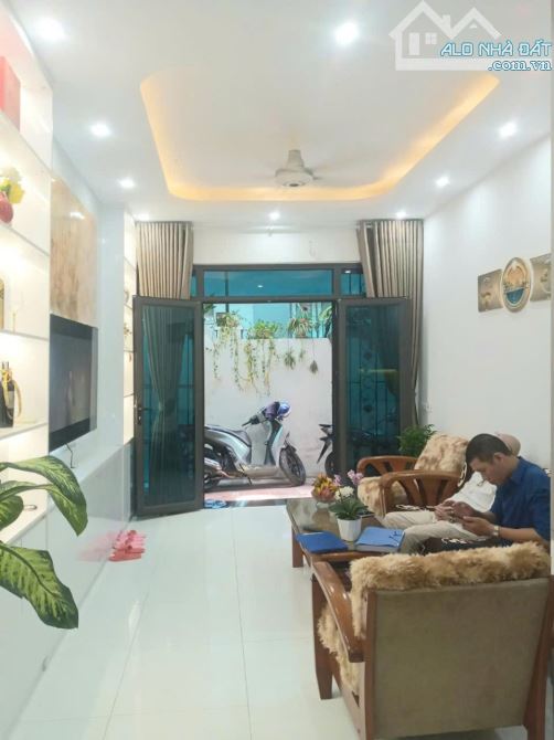 Bán nhà Trần khắc chân – Ngõ Thông – gần phố– ở ngay– Ôtô đỗ cổng. - 5
