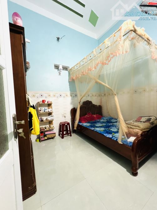 6 x 25M VUÔNG VỨC, SẴN NHÀ CẤP 4 KIÊN CỐ VÀO Ở NGAY, XE HƠI NGỦ TRONG NHÀ, NHỈNH 1 TỶ - 5