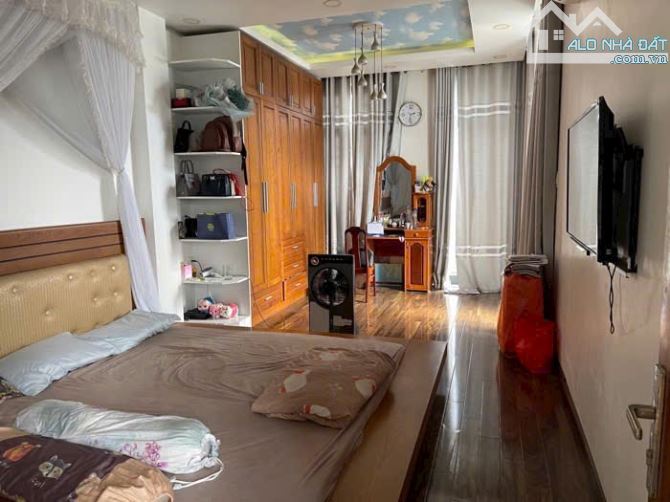 Bán biệt thự mini - Hà Huy Giáp - ngang 6,5m - 105m - 3 tầng - Giá 7 tỷ - 6