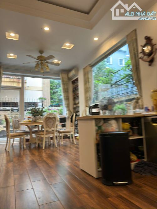 BIỆT THỰ SÂN VƯỜN LINH ĐÀM - VỊ TRÍ ĐẮC ĐỊA - NỘI THẤT NHẬP KHẨU -232M2 MẶT TIỀN 12.5M - 6