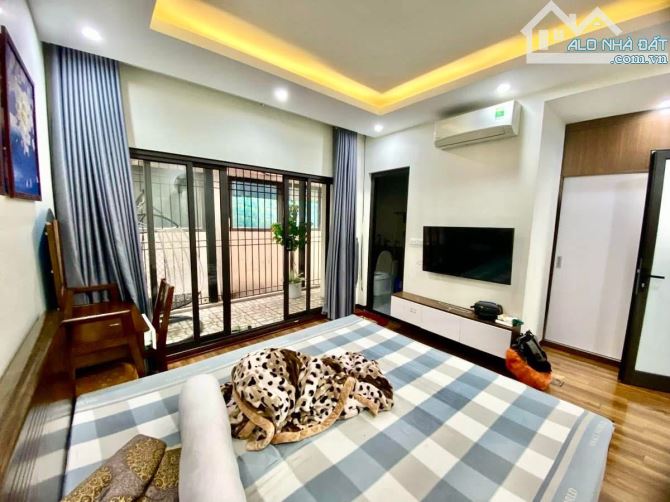 BÁN NHÀ MẶT PHỐ TRƯƠNG CÔNG GIAI - CG, 45m2*5T*4m, GIÁ 21.7TỶ, NHÀ ĐẸP VỈA HÈ RỘNG KD ĐỈNH - 6